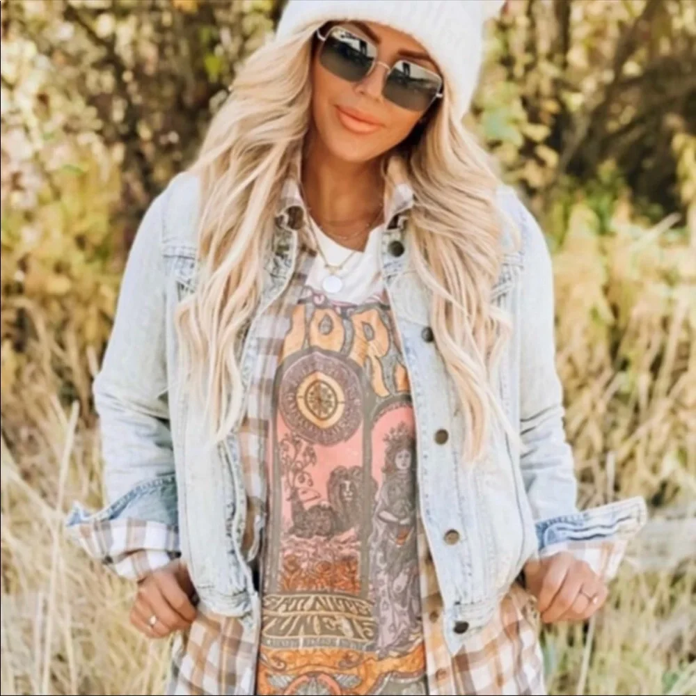 #90 CLOSEOUT SALE! NEW! The Doors Band Tour Vintage Graphic T-Shirt NWT - Picture 2 of 4